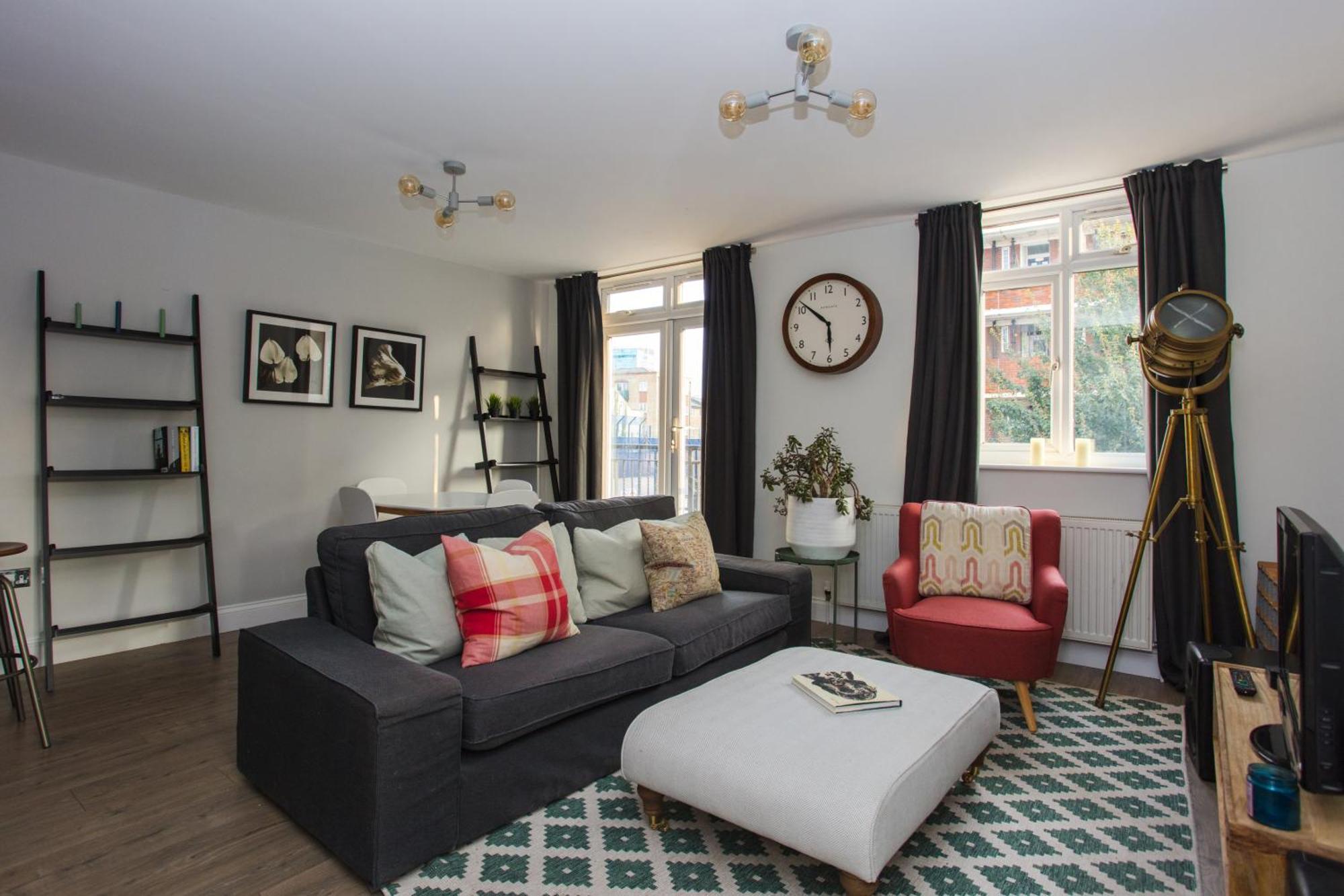 Appartement Lovely 2 Bedroom Flat Near Whitechapel Station Londen