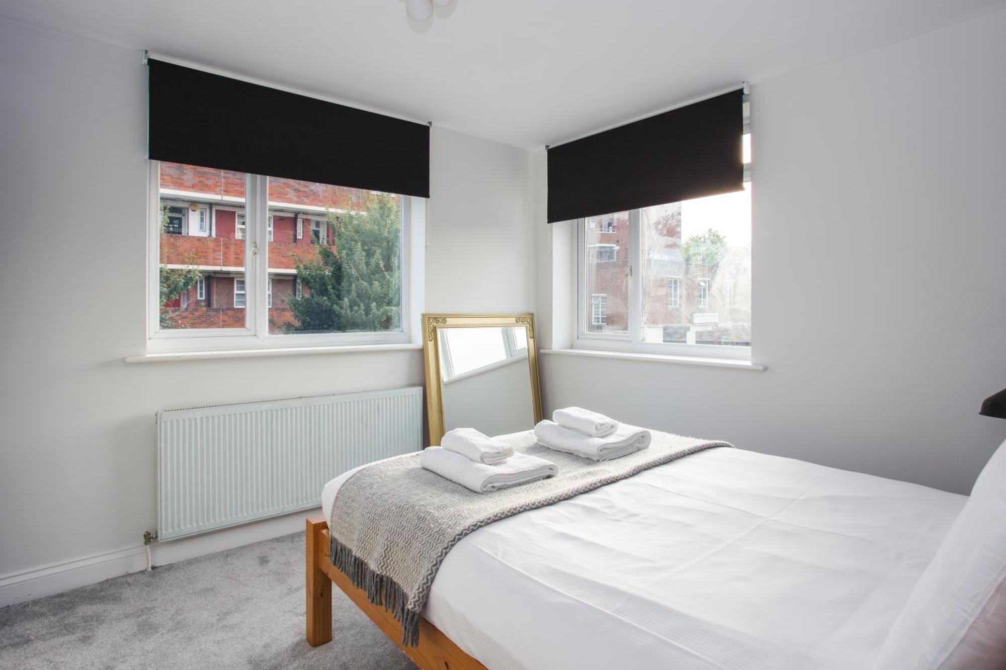 Lovely 2 Bedroom Flat Near Whitechapel Station * Londen