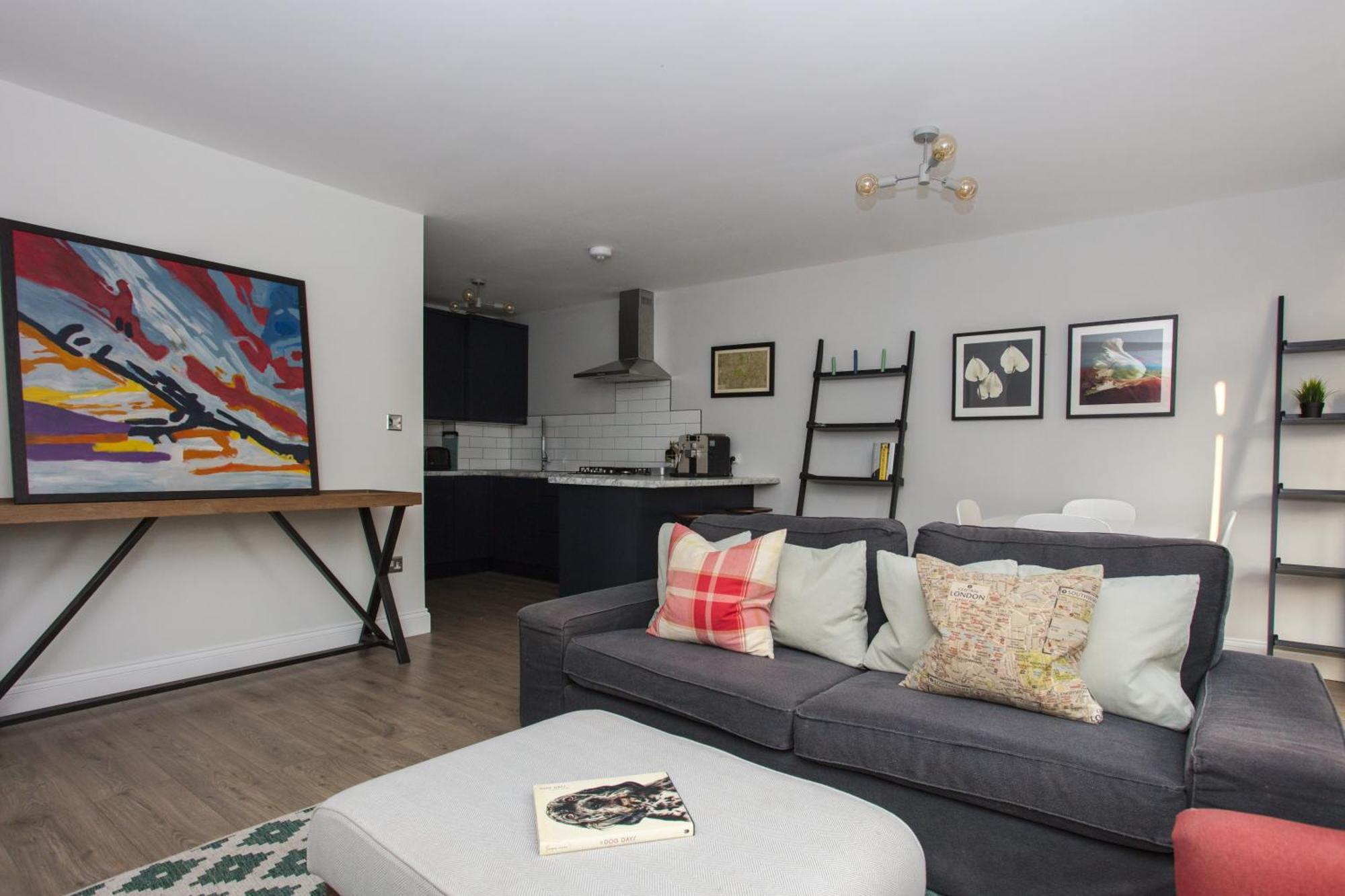 Lovely 2 Bedroom Flat Near Whitechapel Station Appartement *