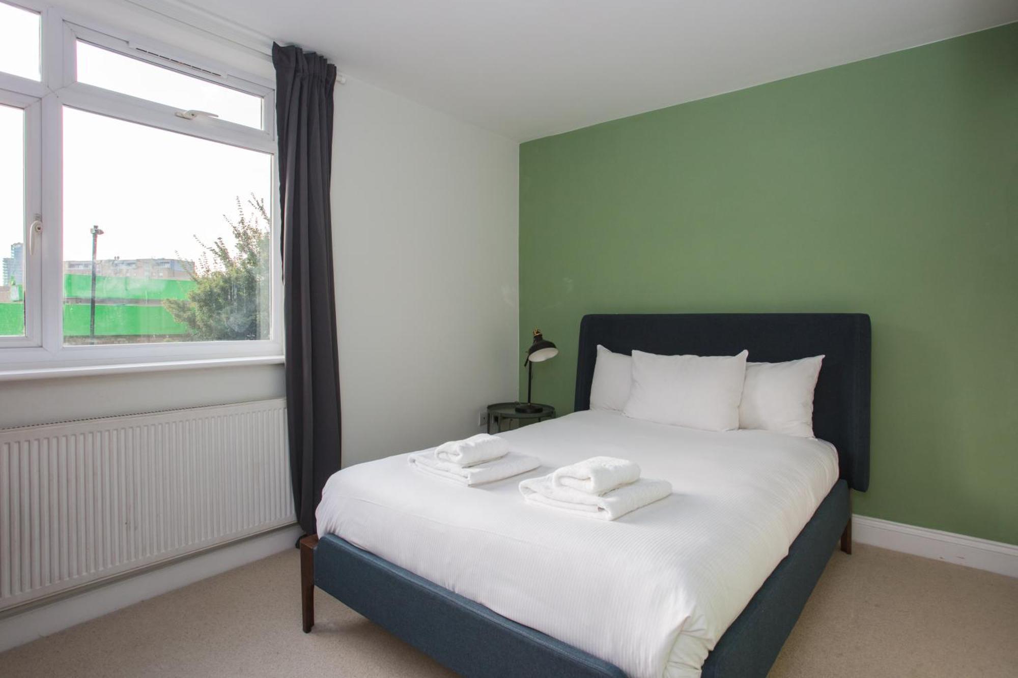 Lovely 2 Bedroom Flat Near Whitechapel Station *
