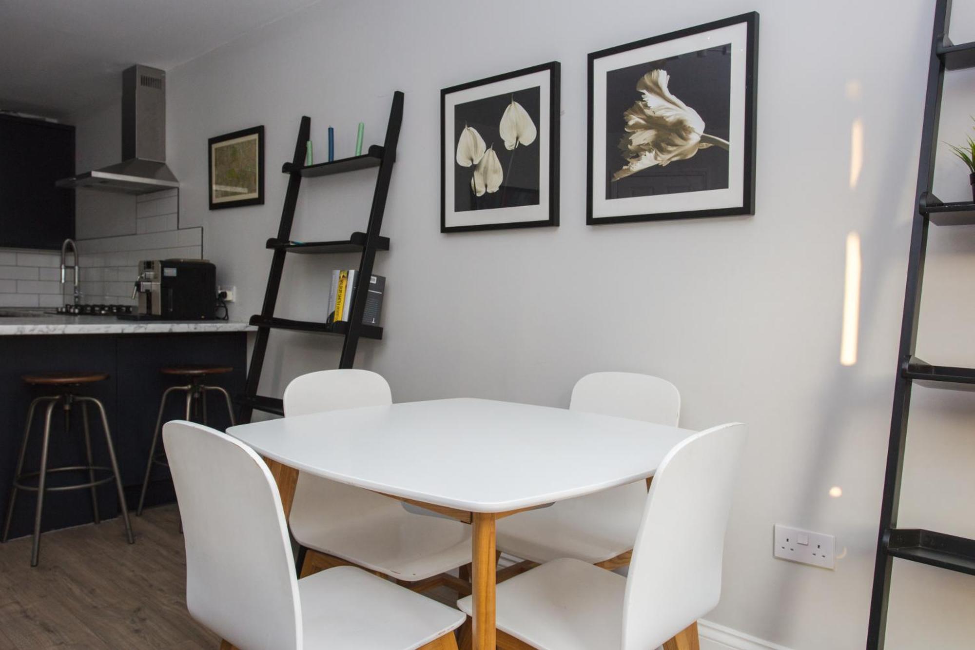 Lovely 2 Bedroom Flat Near Whitechapel Station Londen