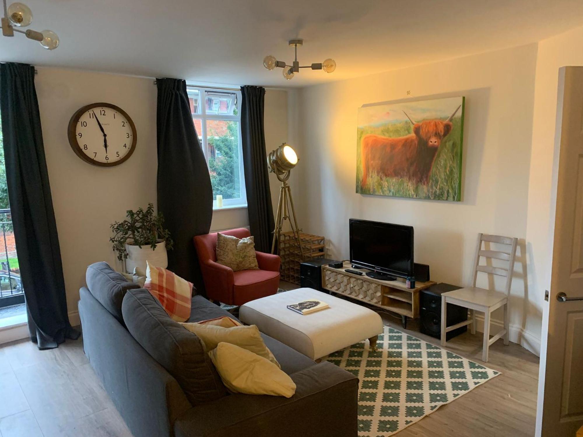 Lovely 2 Bedroom Flat Near Whitechapel Station