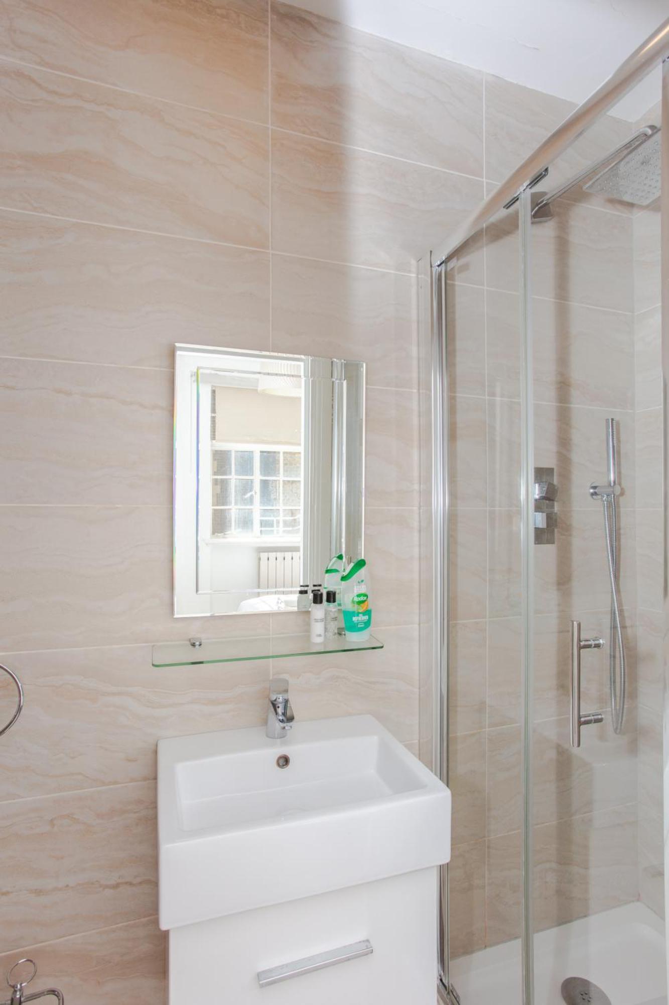 Modern 2 Bedroom In Marble Arch Apartment