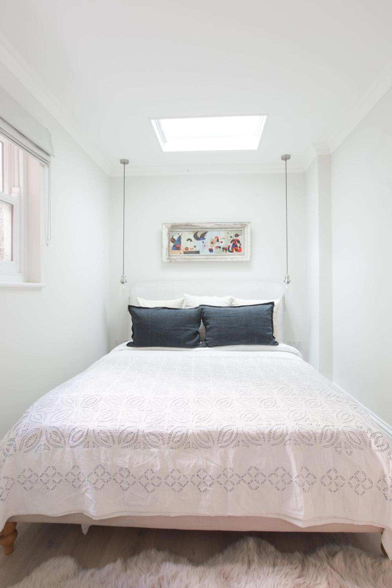 Newly Refurbished 1 Bedroom In Vibrant Notting Hill Apartment London