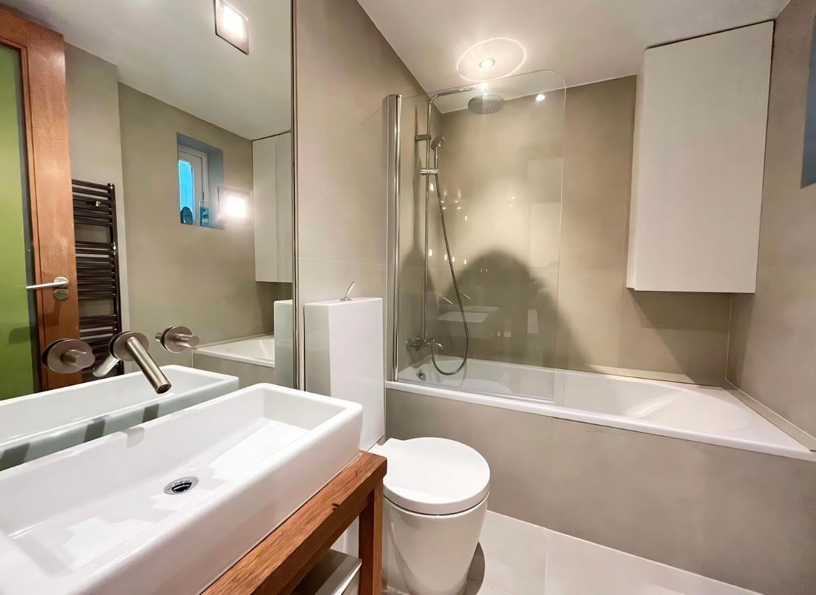 Luxury 2 Double Bedroom Flat - Kensington * Londres