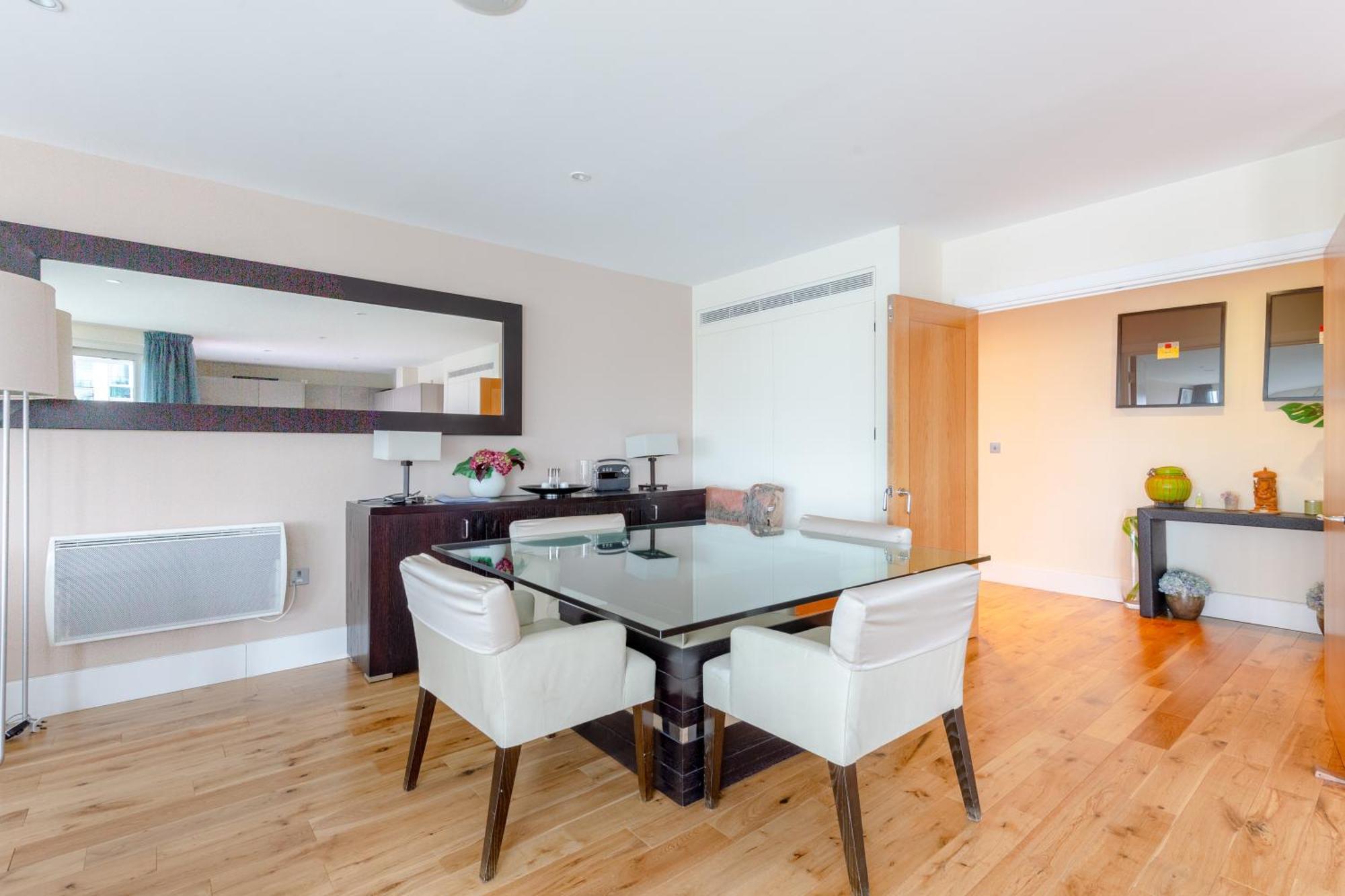 Gorgeous 3 Bedroom Flat In Vauxhall With Views Apartment *