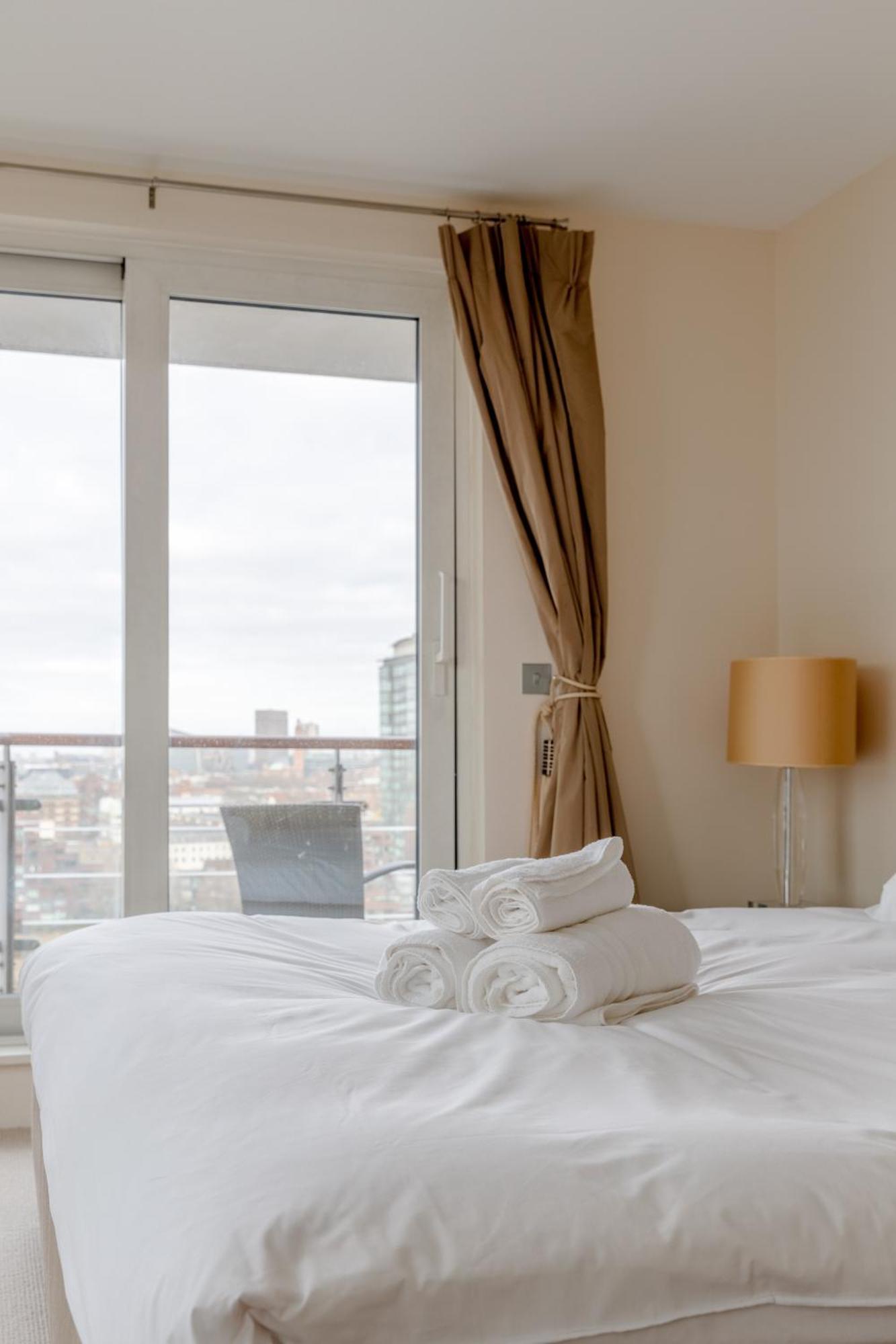 Apartment Gorgeous 3 Bedroom Flat In Vauxhall With Views London