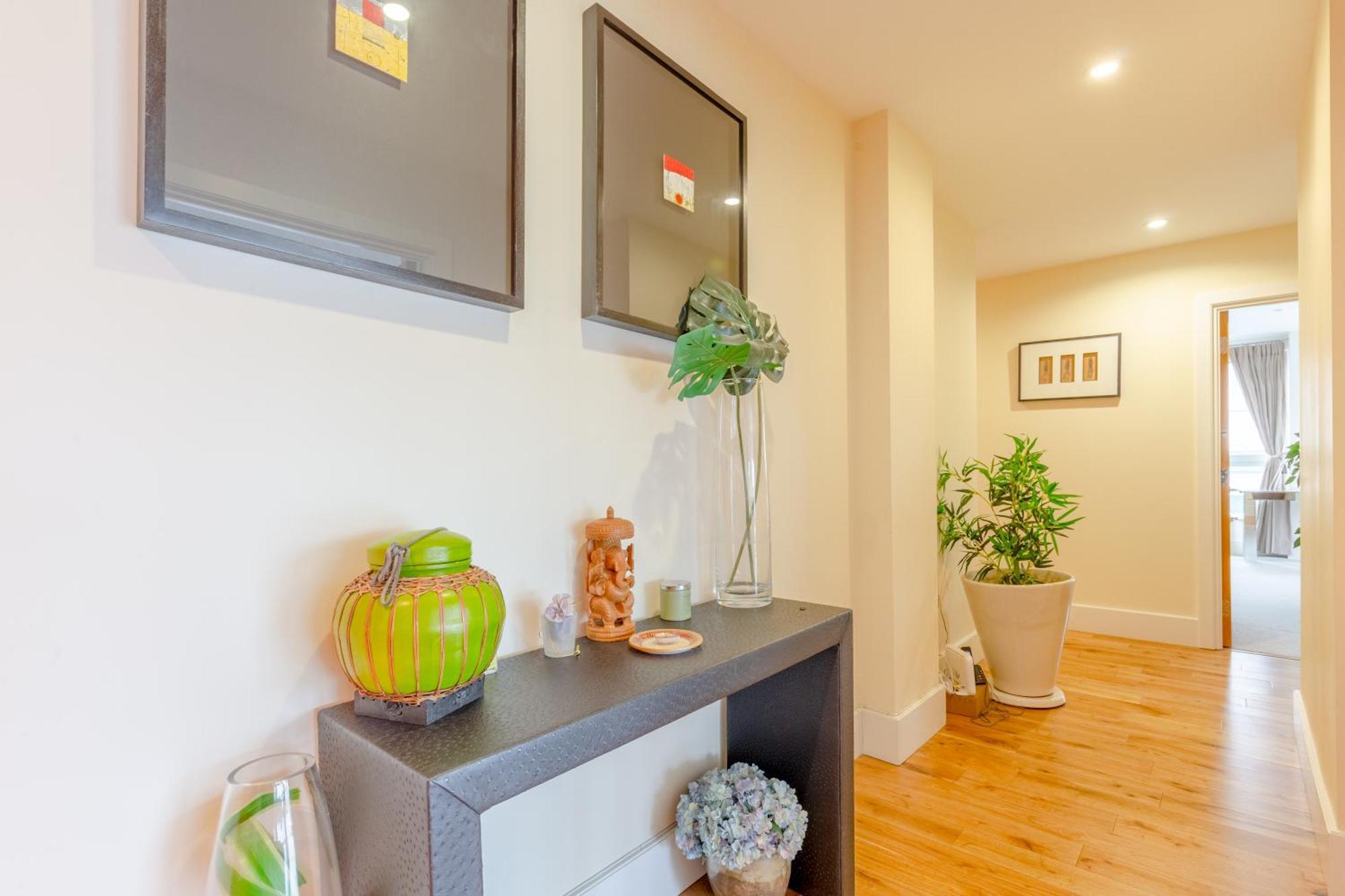 Gorgeous 3 Bedroom Flat In Vauxhall With Views