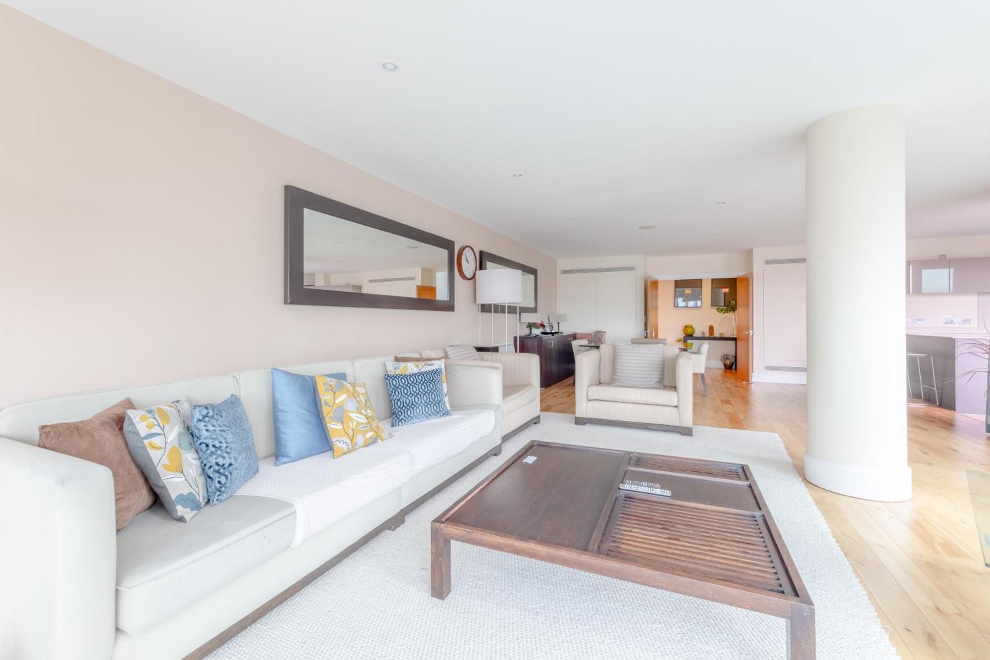 Apartment Gorgeous 3 Bedroom Flat In Vauxhall With Views London
