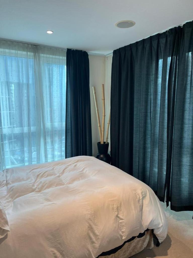 Gorgeous 3 Bedroom Flat In Vauxhall With Views Apartment London