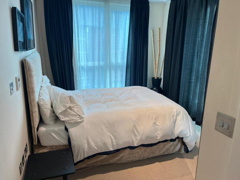 Gorgeous 3 Bedroom Flat In Vauxhall With Views London