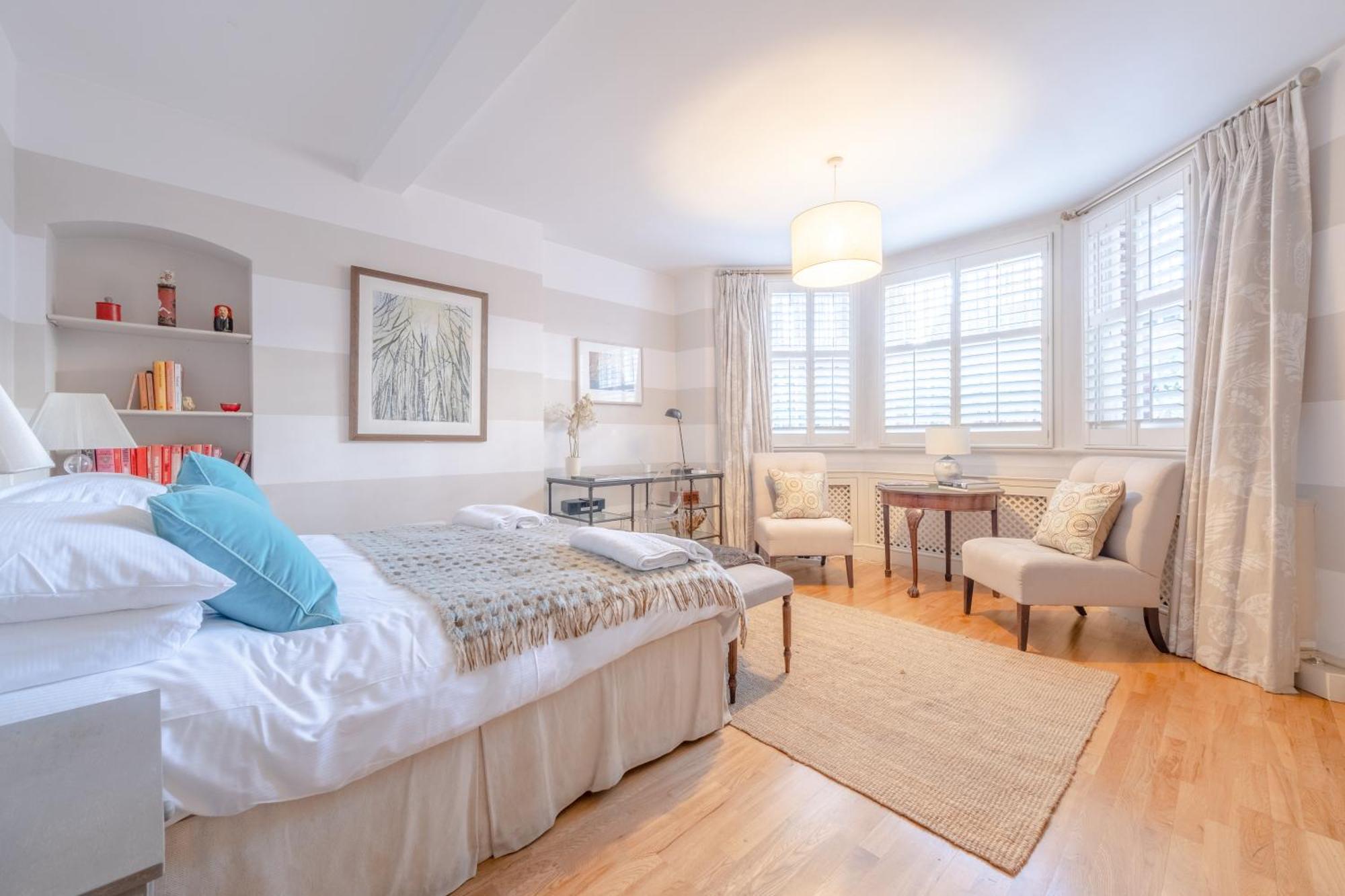 Quaint And Flat - Chelsea *