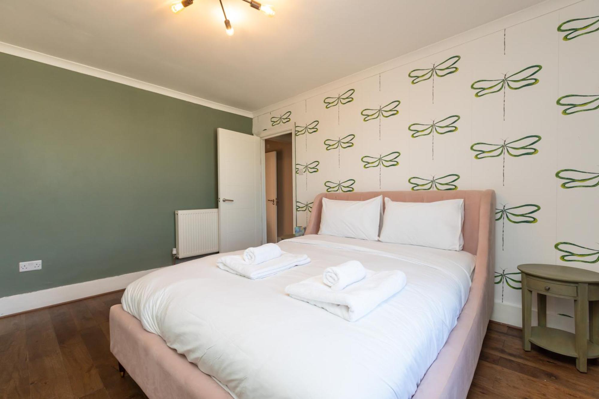 Spacious & Pristine 2bd Flat - Balham Apartment London