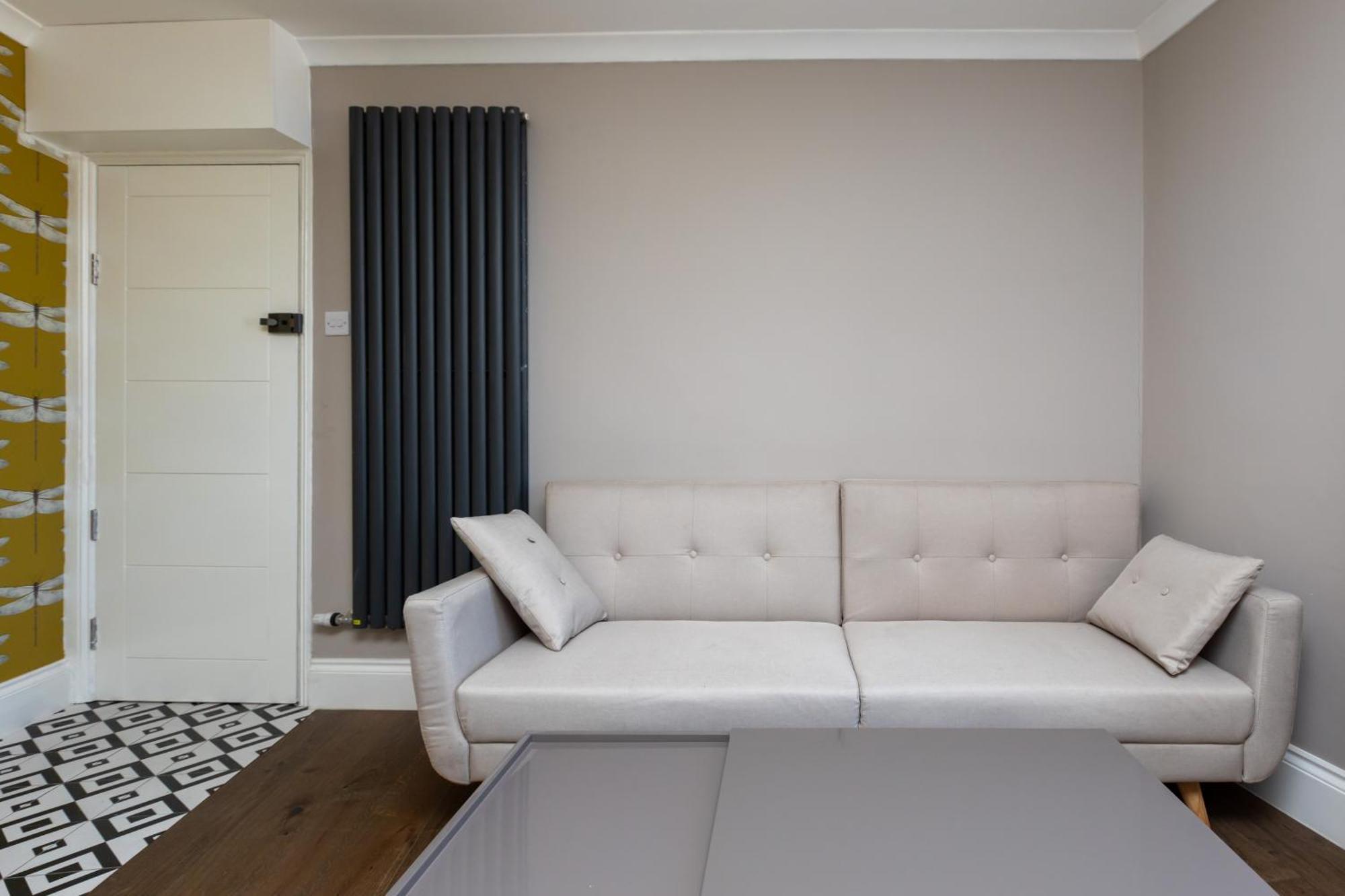 Spacious & Pristine 2bd Flat - Balham Apartment London