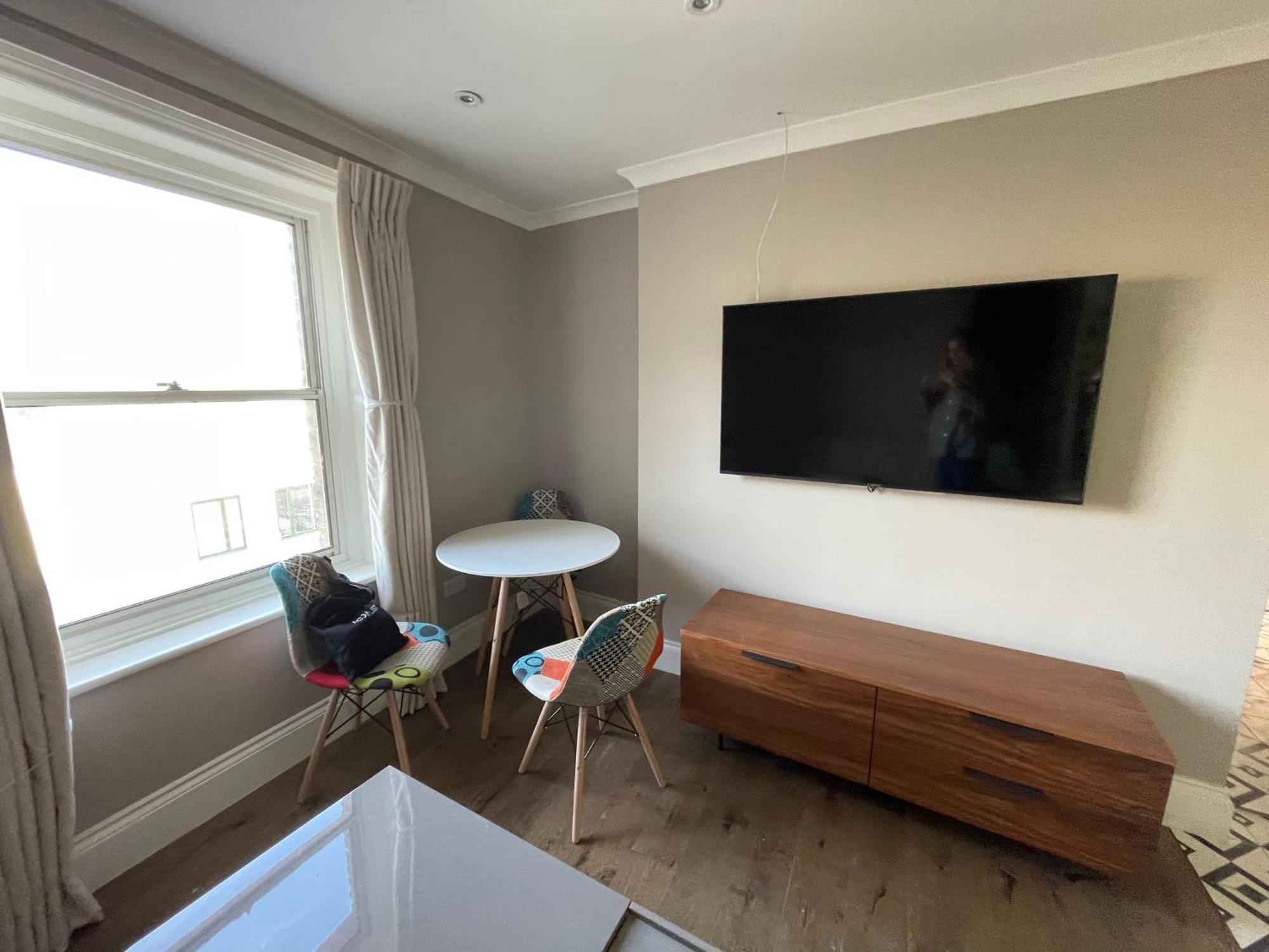 Spacious & Pristine 2bd Flat - Balham London