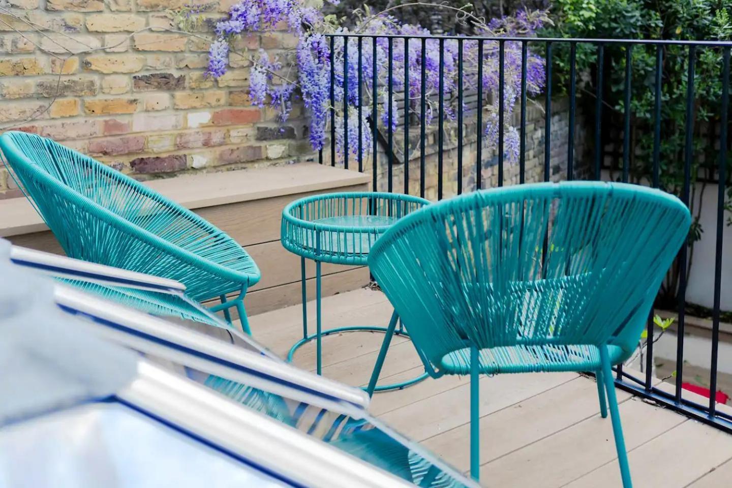 Artists Massive For Extended Families Or Couples - Terrace-ac Apartment *