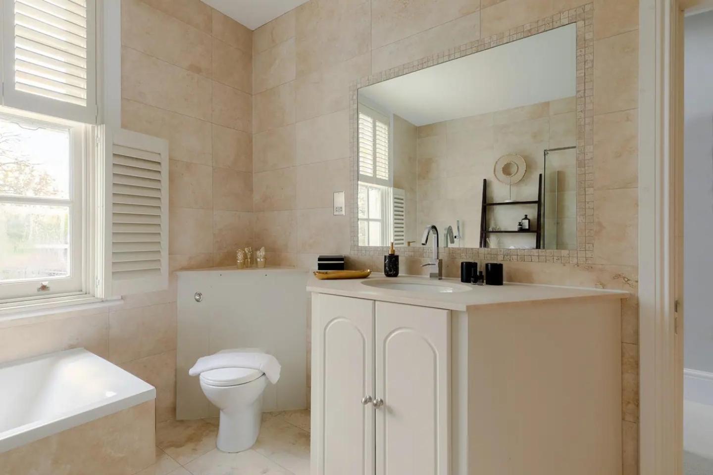 Apartment Artists Massive For Extended Families Or Couples - Terrace-ac London
