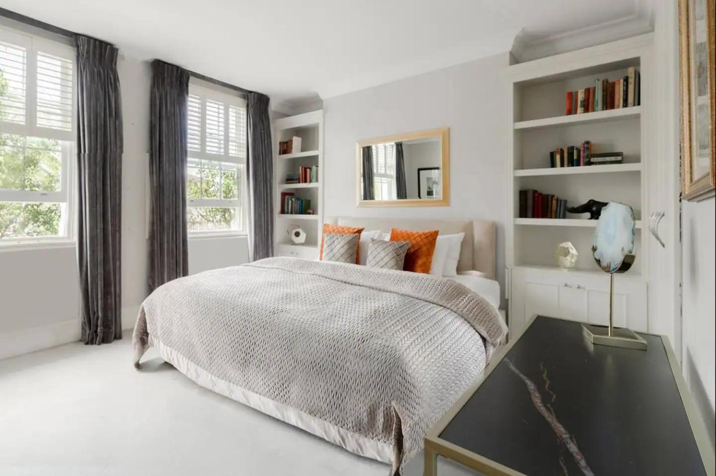 Artists Massive For Extended Families Or Couples - Terrace-ac Apartment