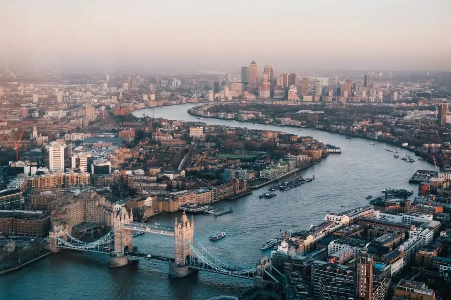 Artists Massive For Extended Families Or Couples - Terrace-ac Apartment London