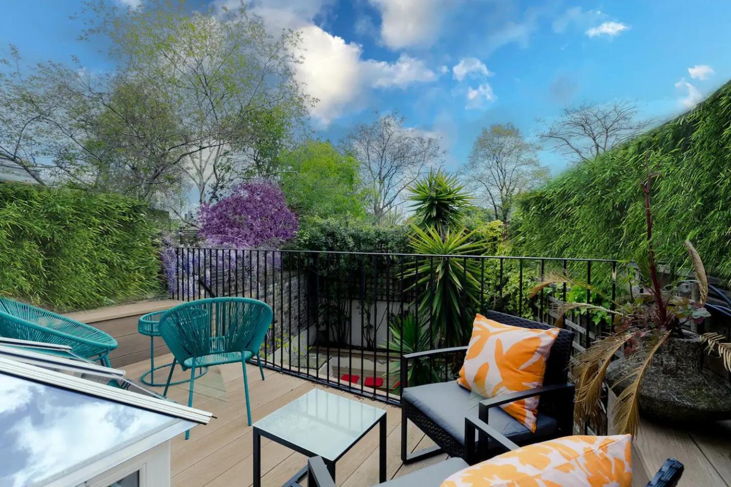 Apartment Artists Massive For Extended Families Or Couples - Terrace-ac