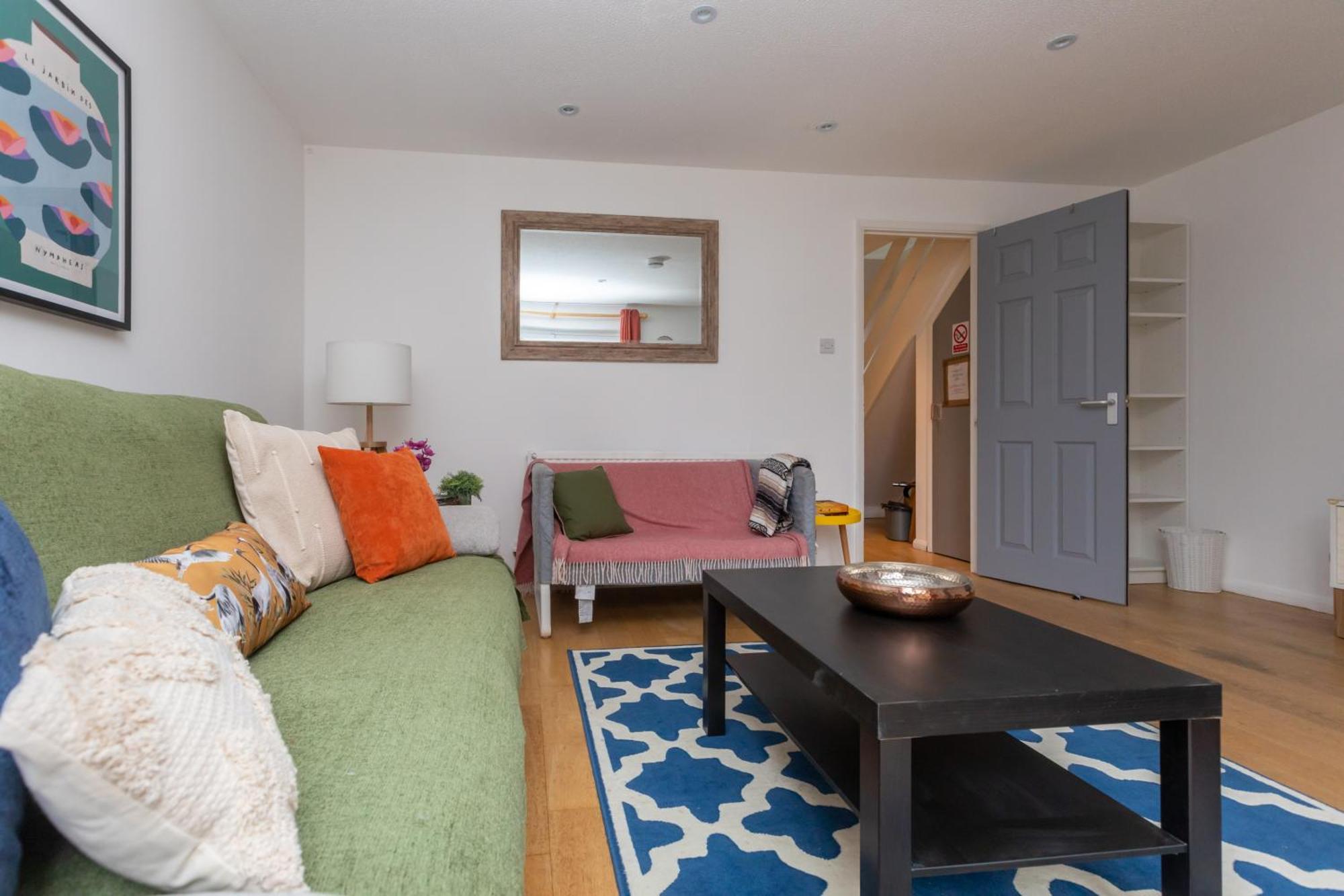 Bright 3 Bedroom House With Terrace 16 Mins To Big Ben Apartment *