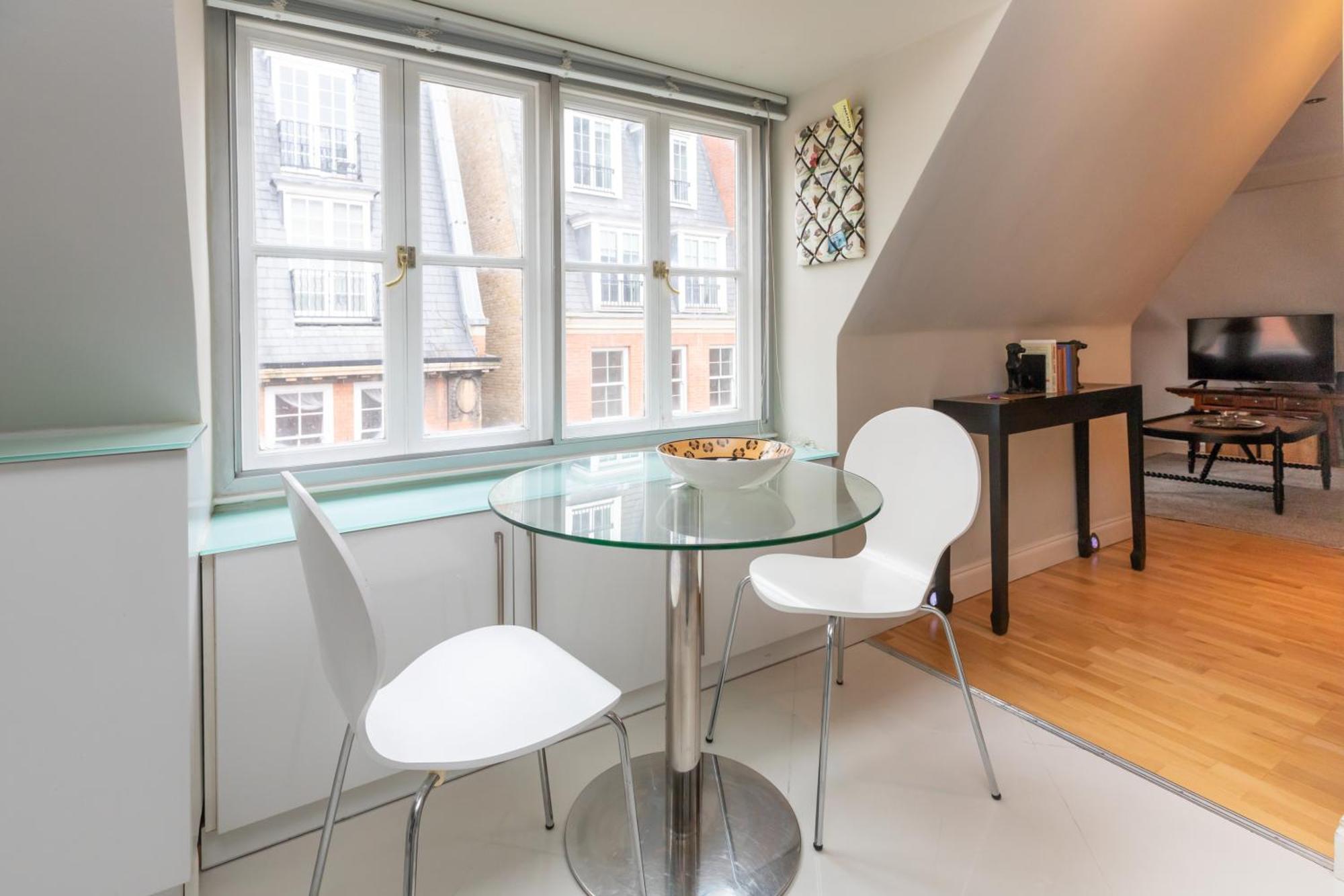 Modern Floor 2bd Flat - Kensington Apartment *