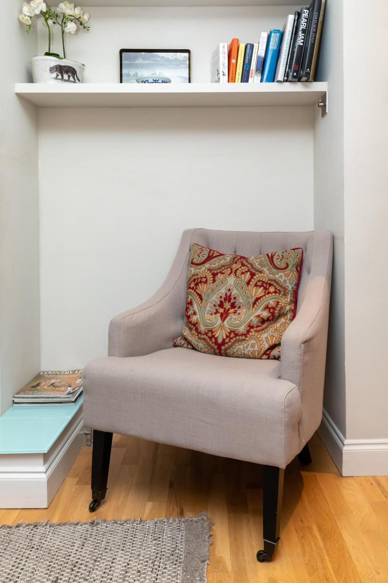 Modern Floor 2bd Flat - Kensington London