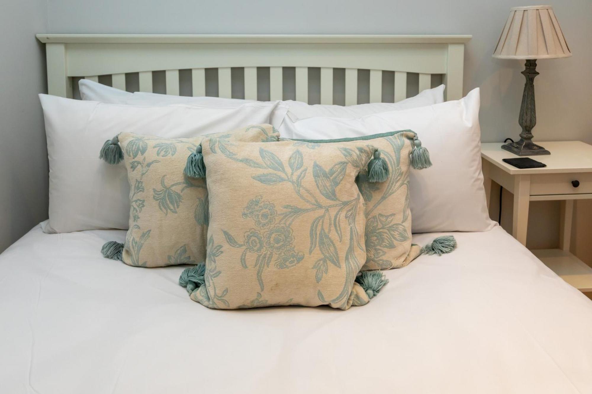 Modern Floor 2bd Flat - Kensington *