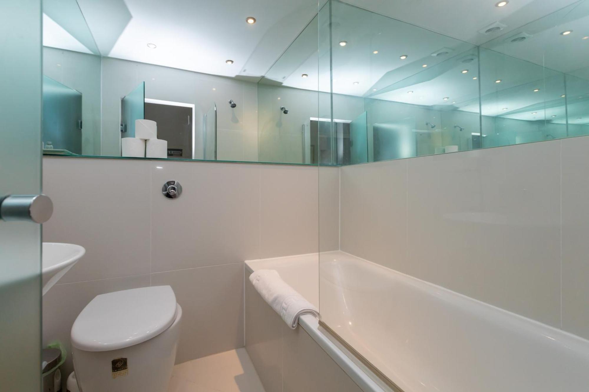 Modern Floor 2bd Flat - Kensington London