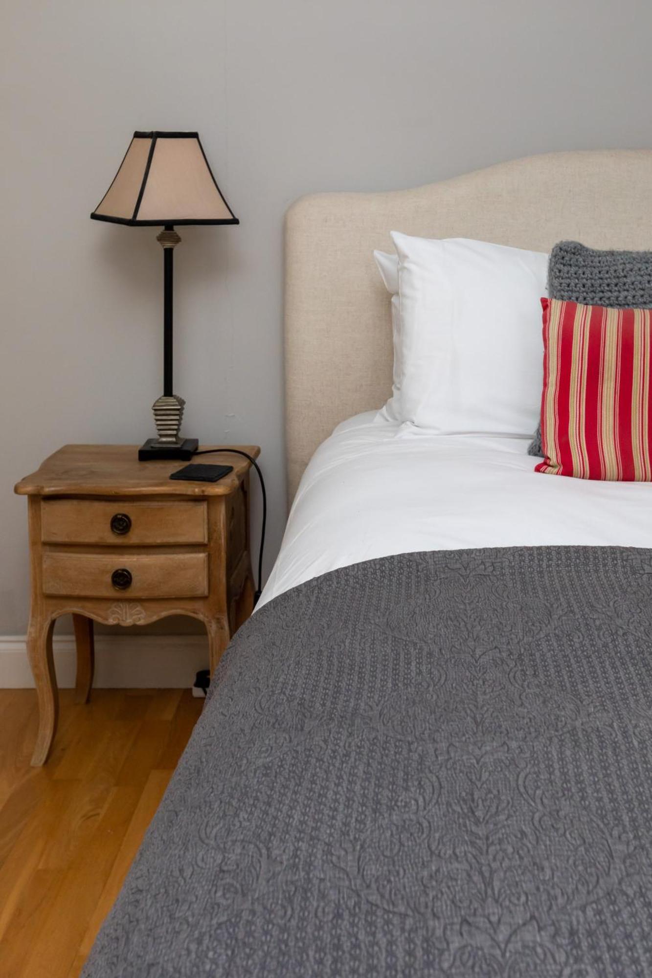 Modern Floor 2bd Flat - Kensington * London