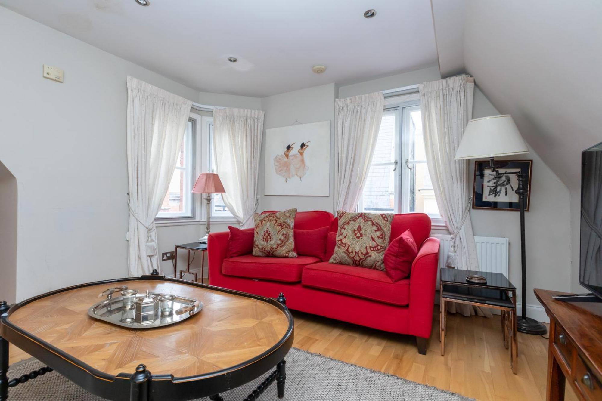 Modern Floor 2bd Flat - Kensington Apartment London