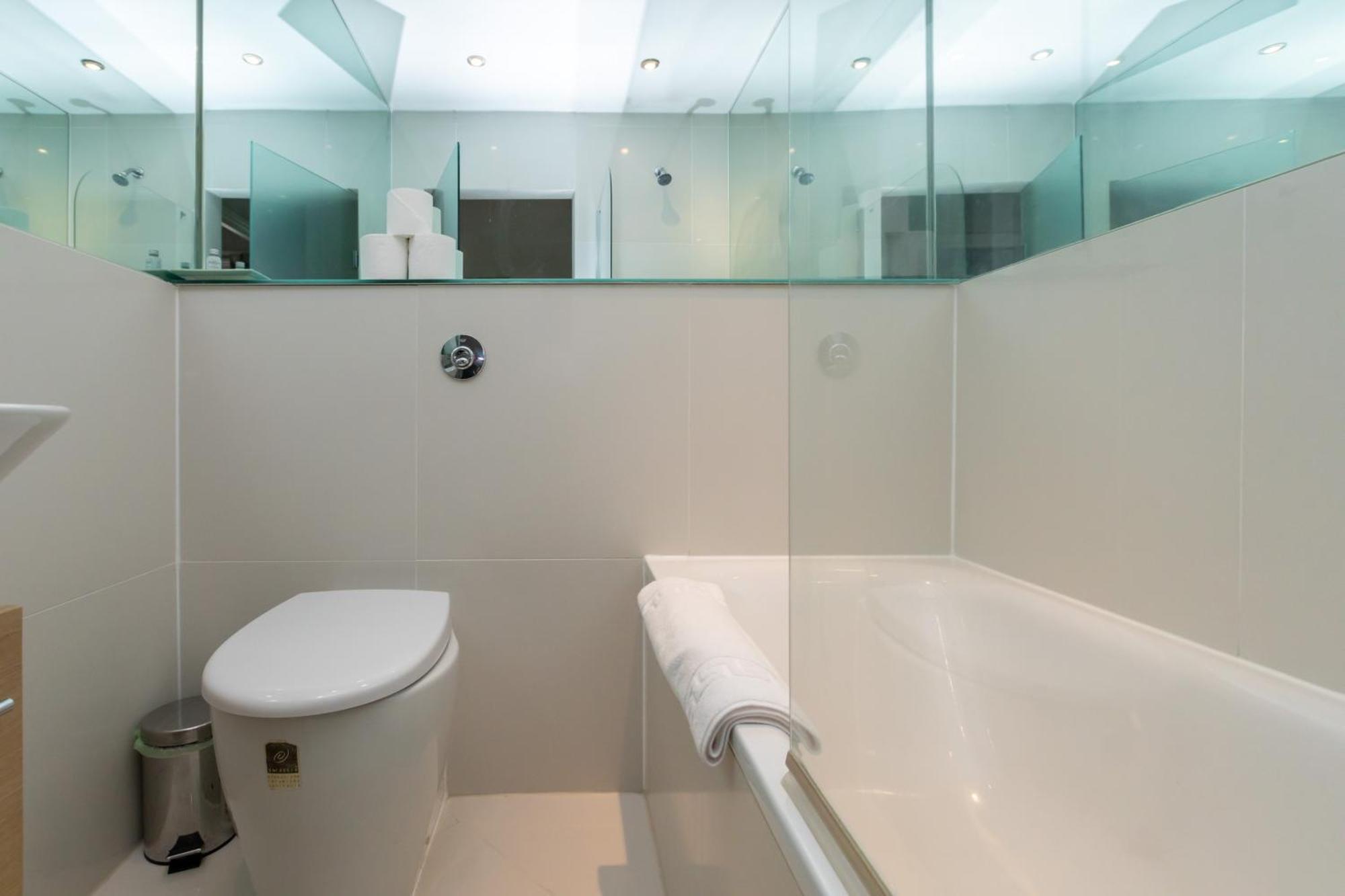 Modern Floor 2bd Flat - Kensington *