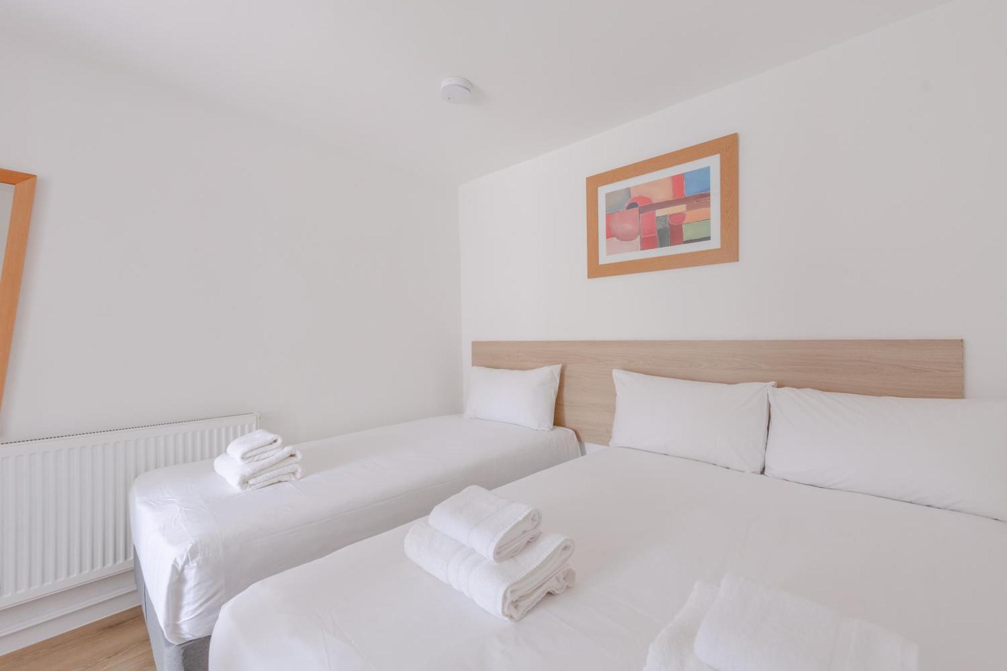 1bd Flat With Patio - 5 Min To Airport London