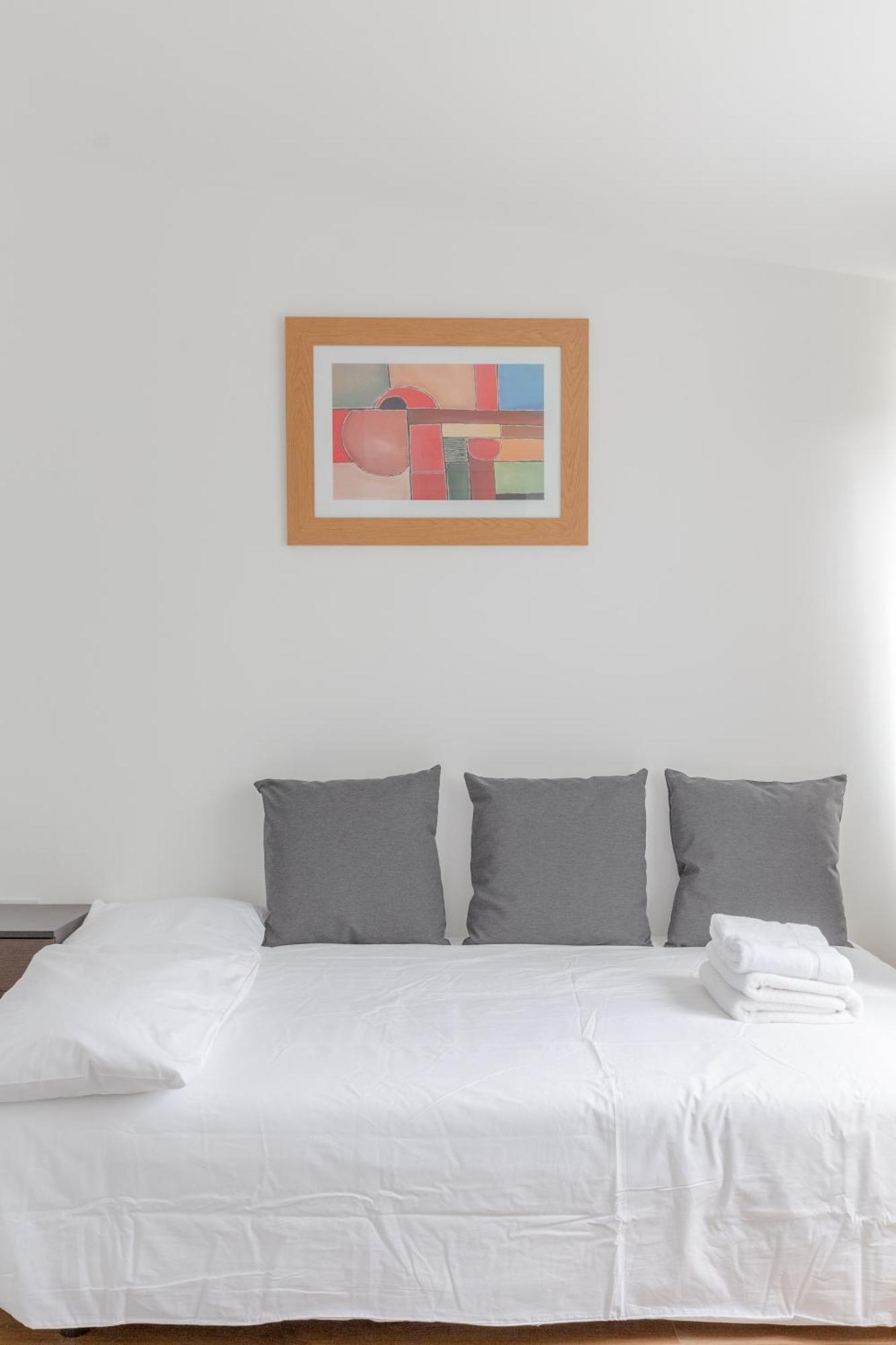 Apartment 1bd Flat With Patio - 5 Min To Airport