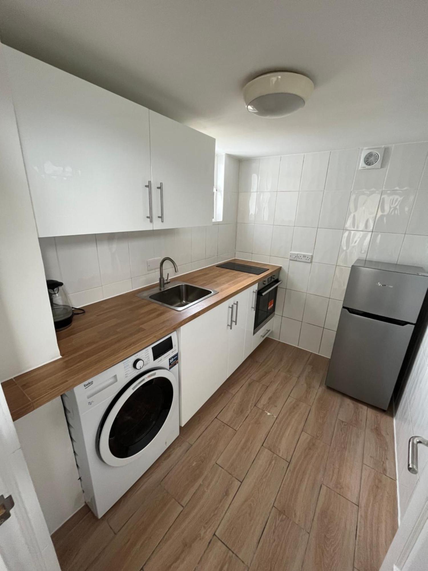 Apartment 1bd Flat With Patio - 5 Min To Airport