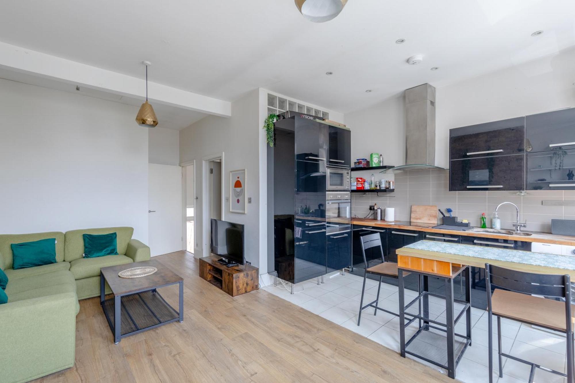 Stylish 1bd Flat With Private Terrace - Kilburn Londen