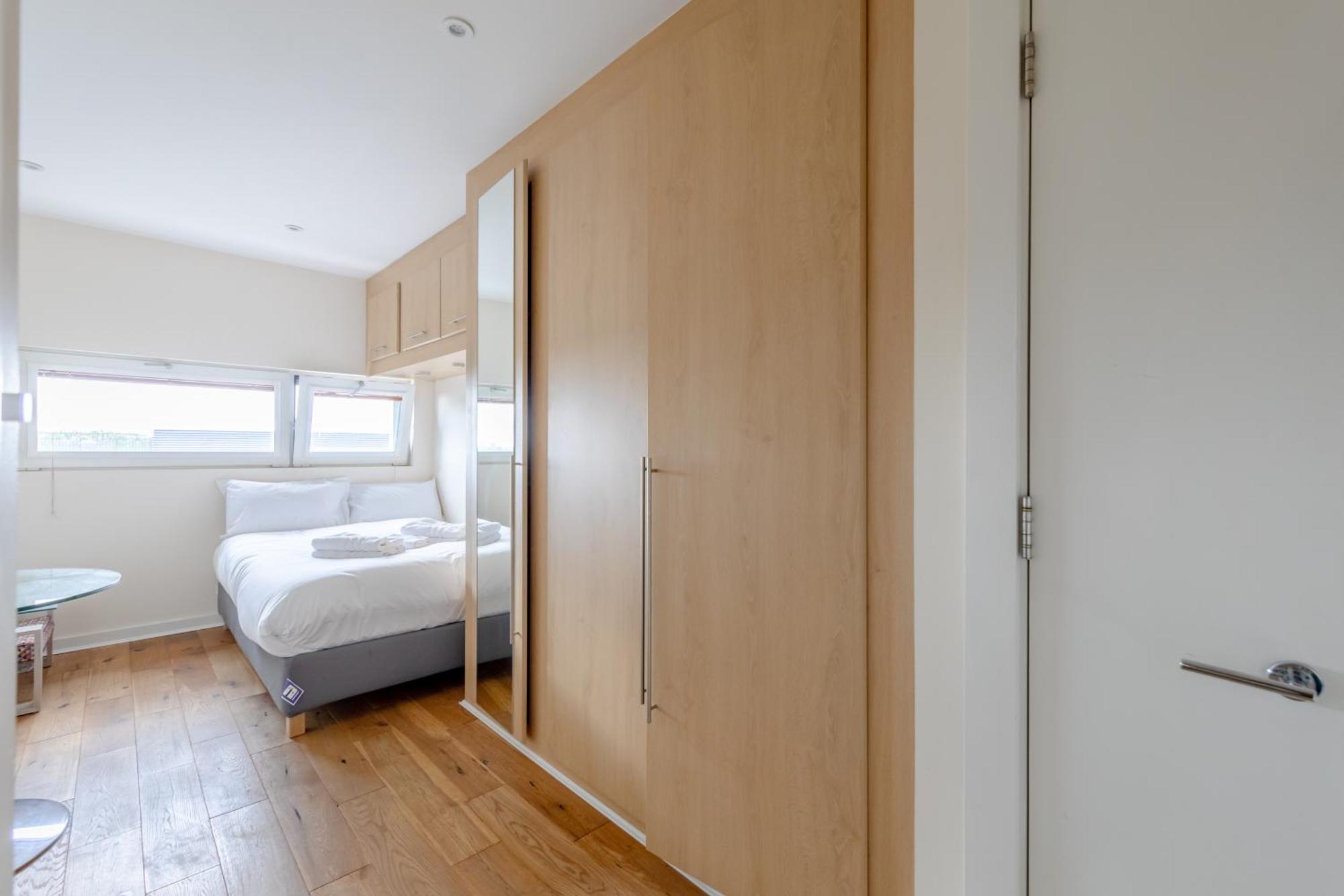 Modern 1bd Flat - 5 Min Walk To Battersea Park!