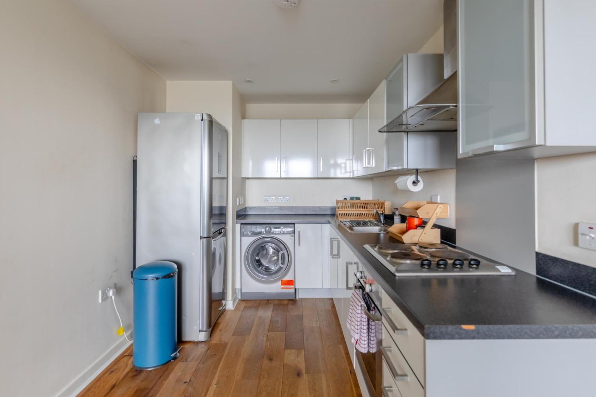 Modern 1bd Flat - 5 Min Walk To Battersea Park! *