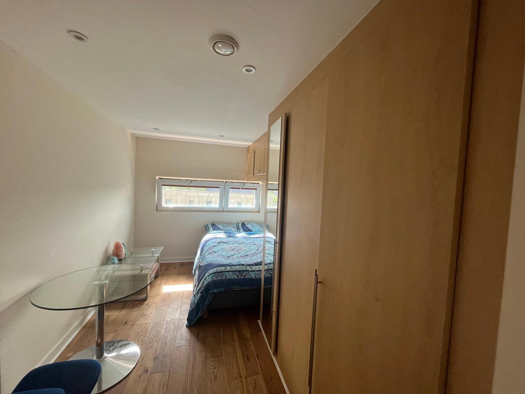 Modern 1bd Flat - 5 Min Walk To Battersea Park! London