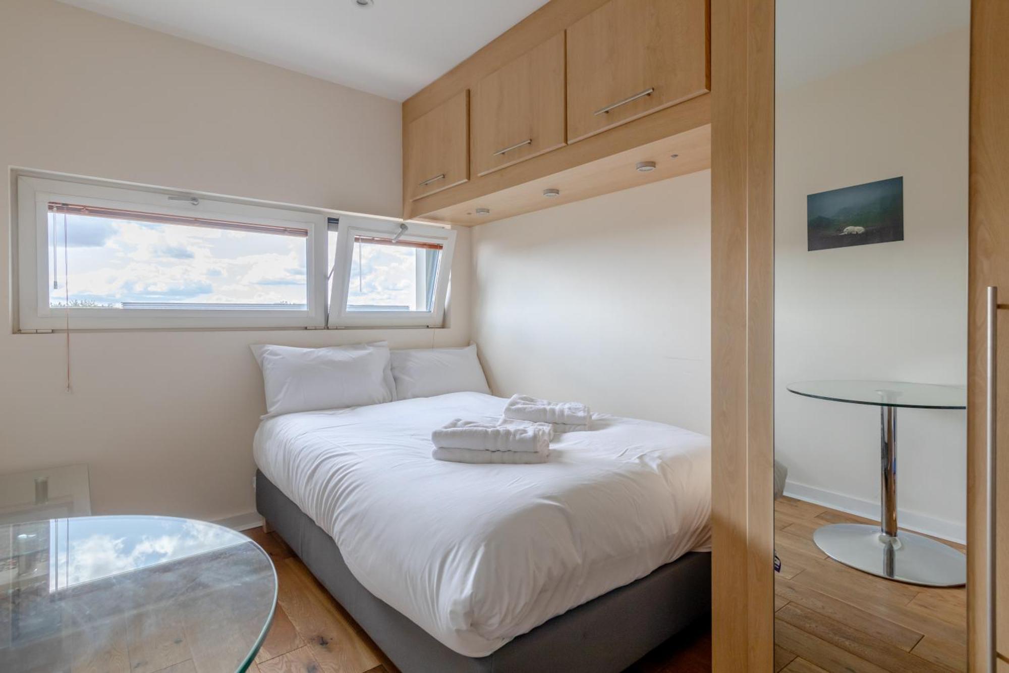 Modern 1bd Flat - 5 Min Walk To Battersea Park! * London