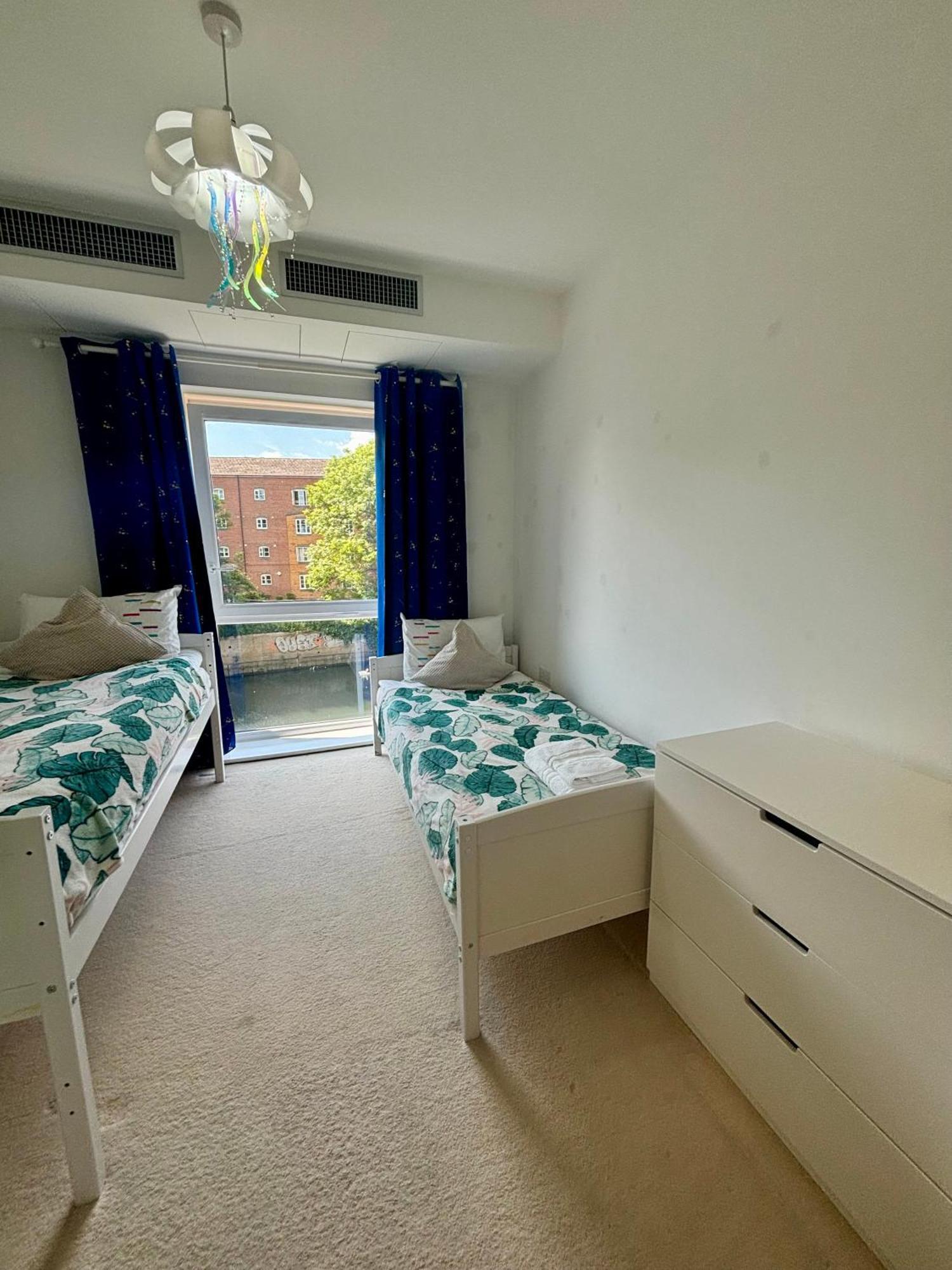 Two Double Bedroom Duplex Flat * Londres