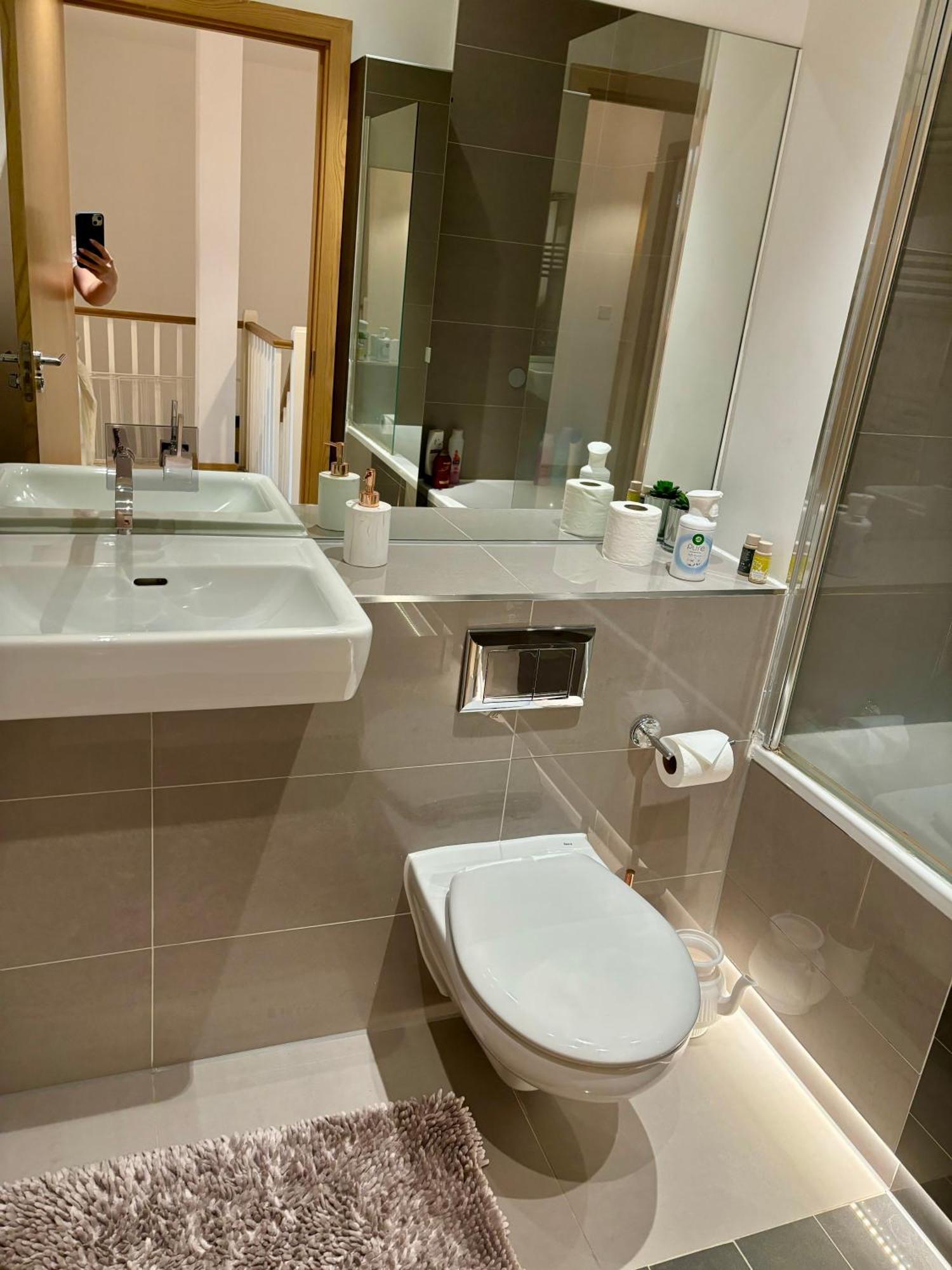 Two Double Bedroom Duplex Flat * Londres
