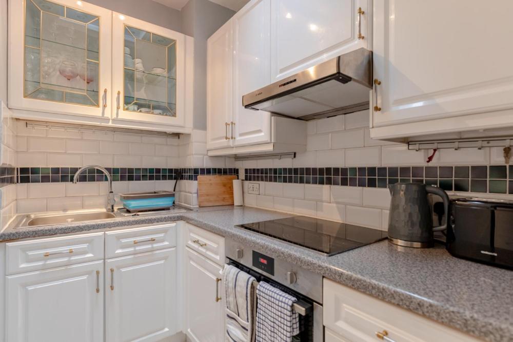 Apartment Quaint & Cosy 1 Bedroom Flat - Kensington Olympia! *