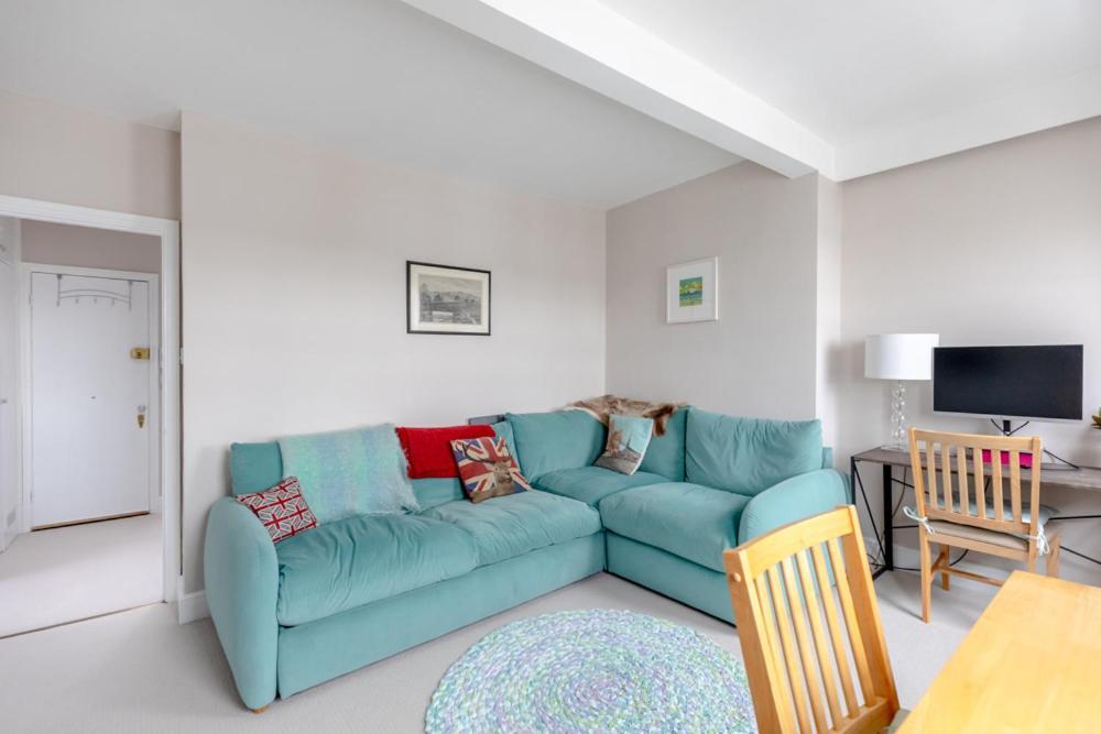 Quaint & Cosy 1 Bedroom Flat - Kensington Olympia! Appartement Londen