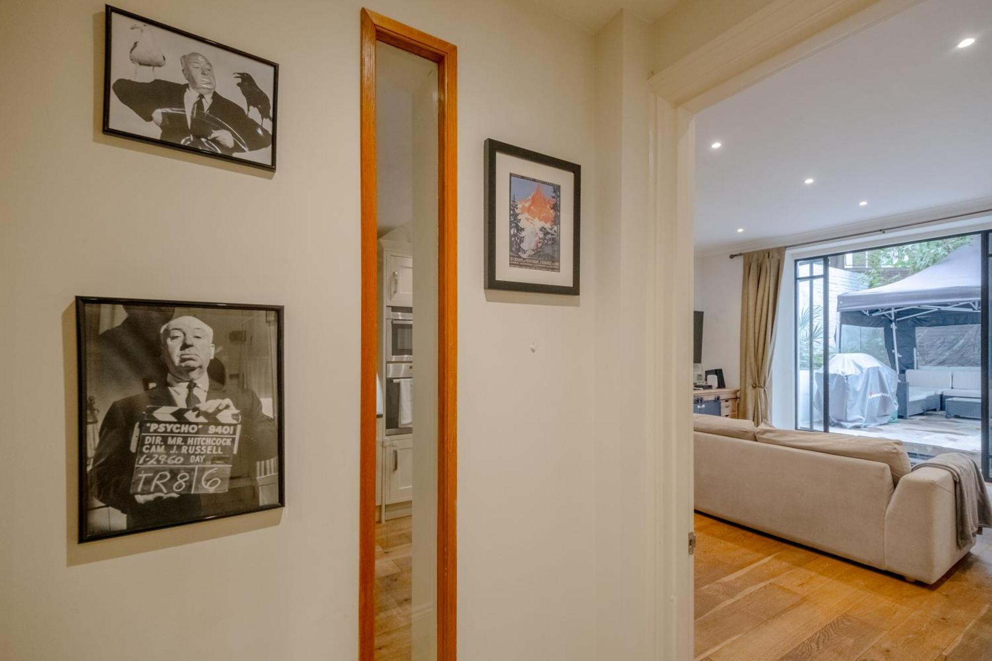 Gorgeous 2bd Flat With Patio - South Kensington! Apartment *