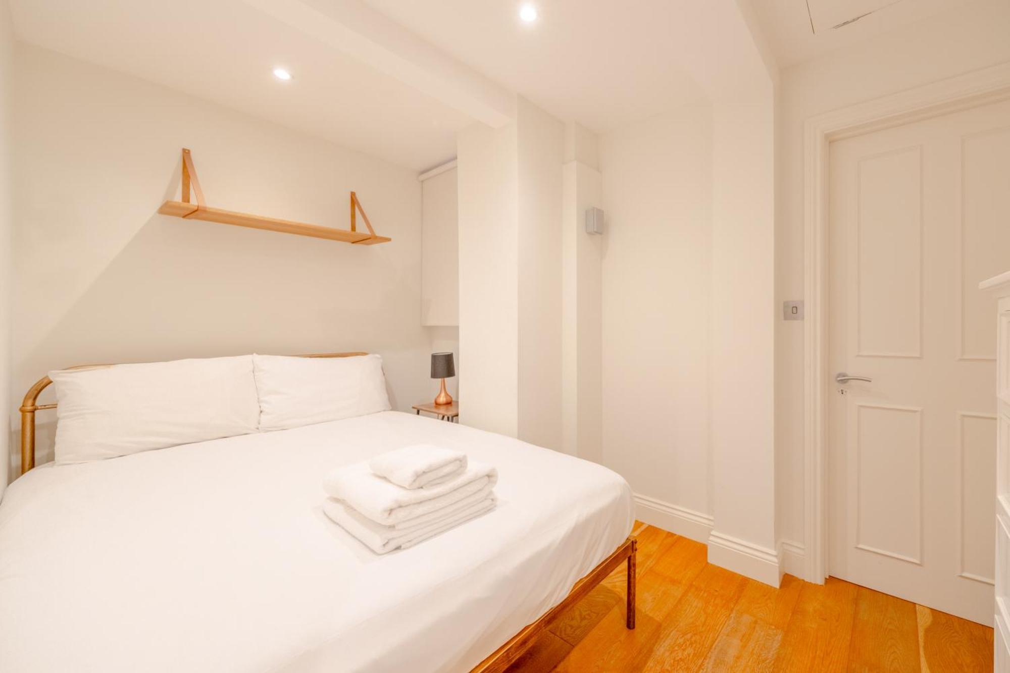 Gorgeous 2bd Flat With Patio - South Kensington! * London