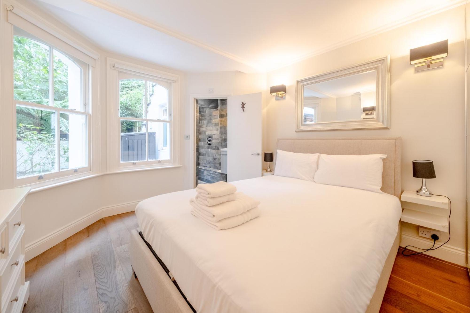 Apartment Gorgeous 2bd Flat With Patio - South Kensington! London