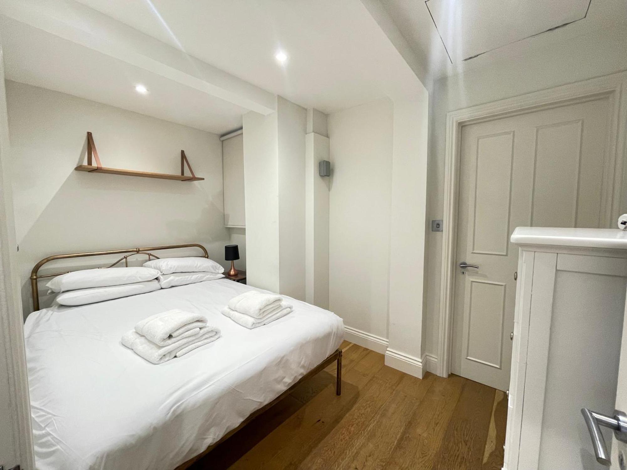 Apartment Gorgeous 2bd Flat With Patio - South Kensington! *