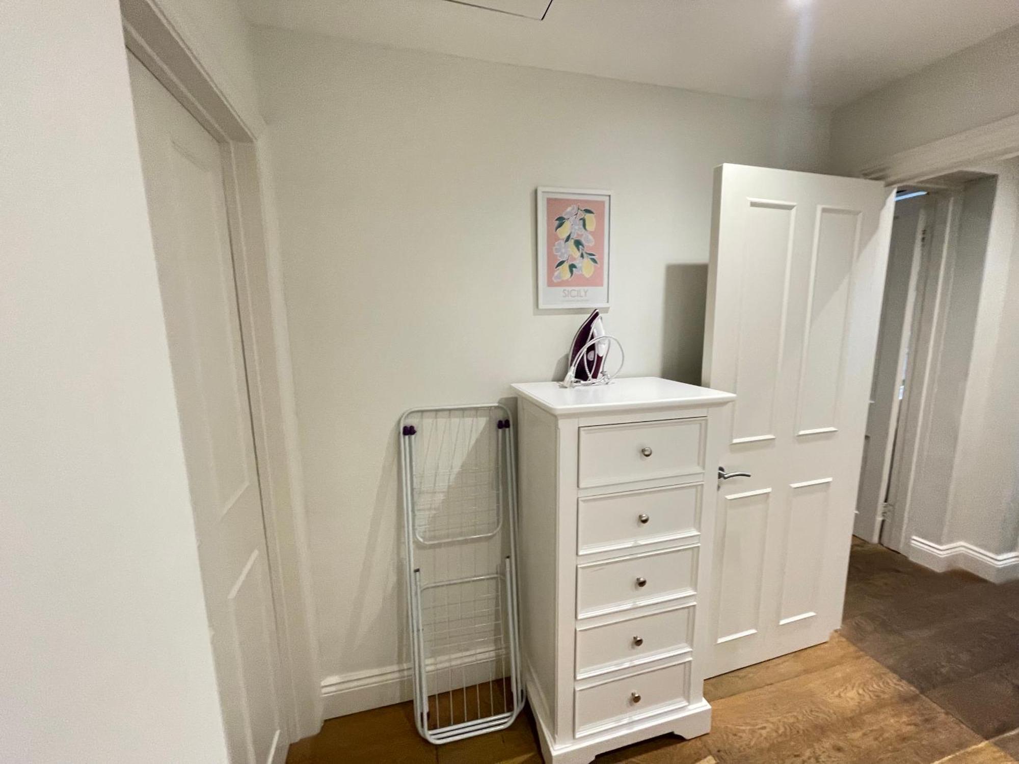 Gorgeous 2bd Flat With Patio - South Kensington! London