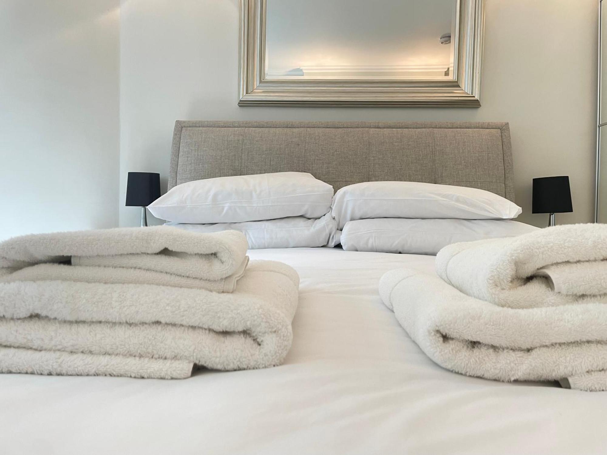 Gorgeous 2bd Flat With Patio - South Kensington! * London